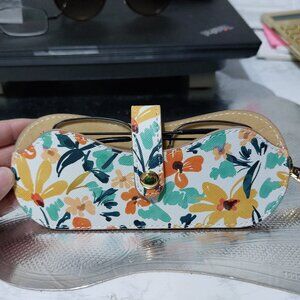 Nanette Lepore Clip On Thin Glasses Case